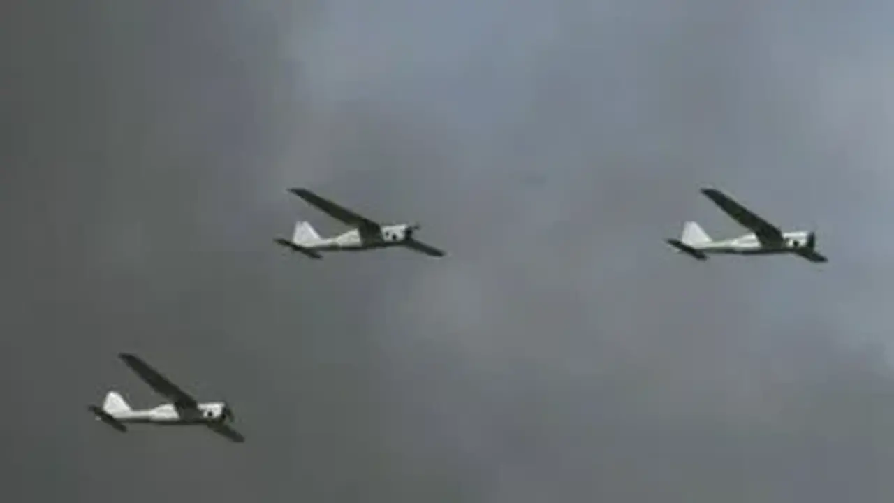 طائرات مسيرة مجهولة تقترب من قاعدة غواصات نووية فرنسية وتثير مخاوف أمنية